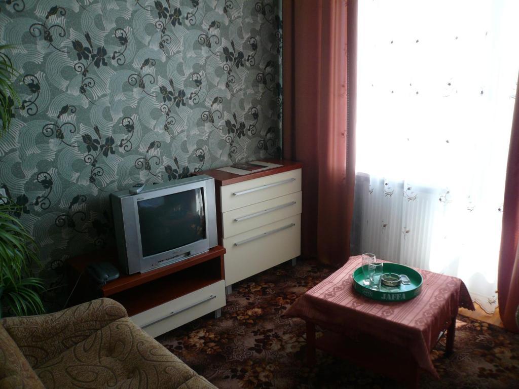 Gostiniy Dvor Hotel Vinnitsja Værelse billede