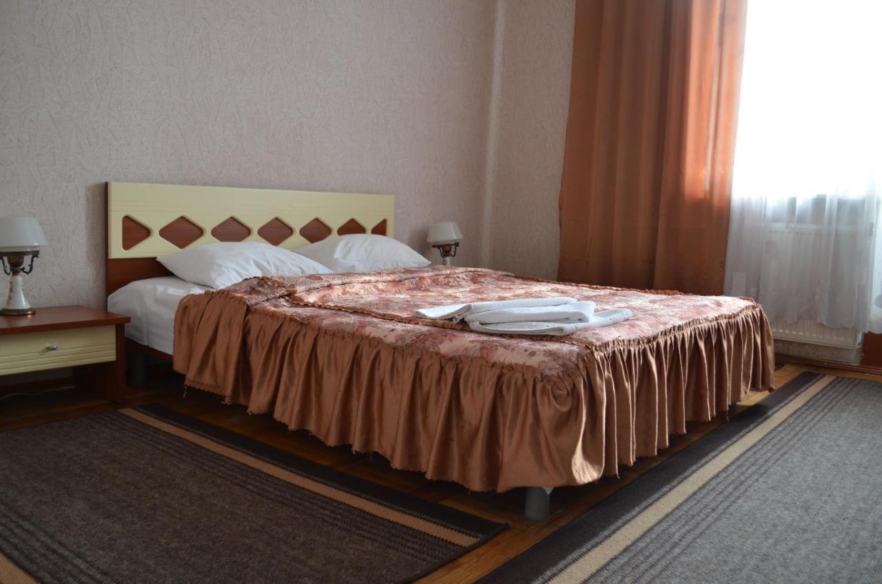 Gostiniy Dvor Hotel Vinnitsja Eksteriør billede