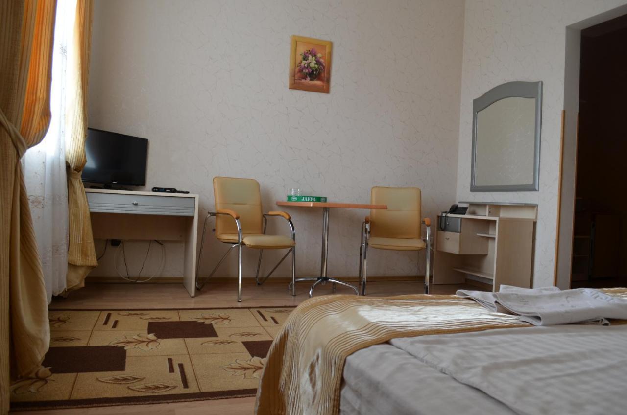 Gostiniy Dvor Hotel Vinnitsja Eksteriør billede