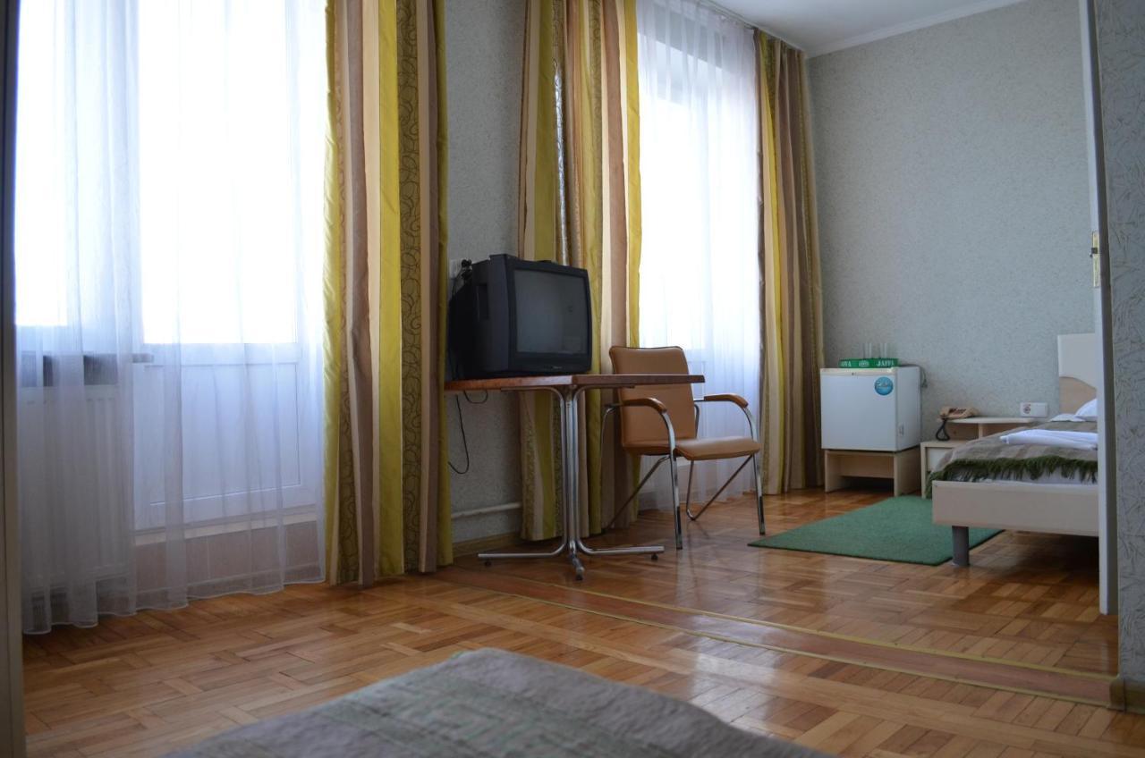 Gostiniy Dvor Hotel Vinnitsja Eksteriør billede