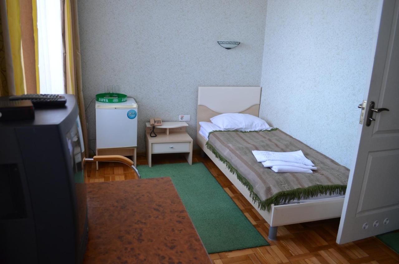 Gostiniy Dvor Hotel Vinnitsja Eksteriør billede