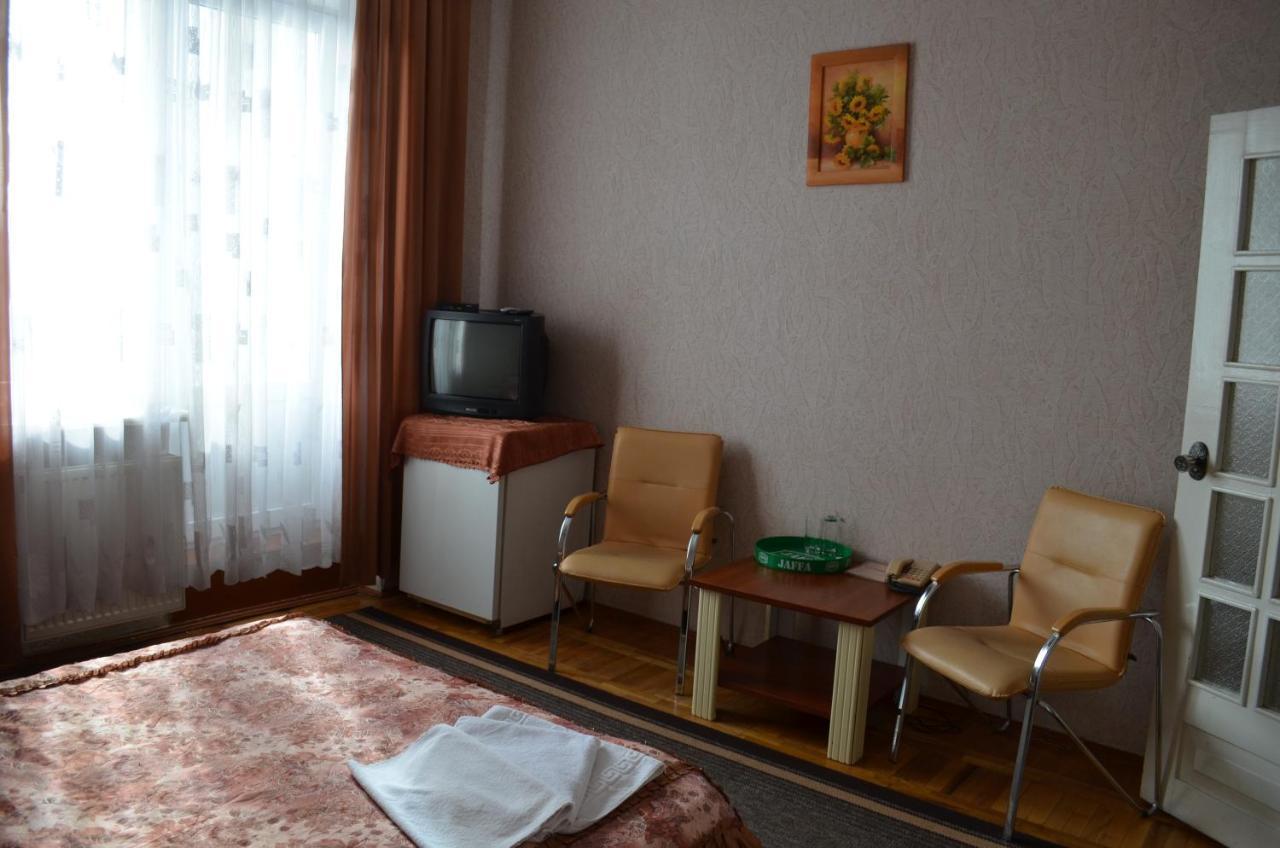 Gostiniy Dvor Hotel Vinnitsja Eksteriør billede