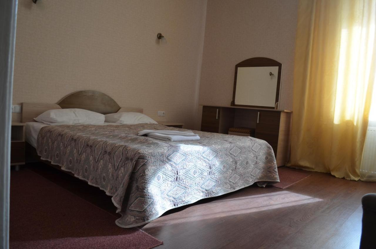 Gostiniy Dvor Hotel Vinnitsja Eksteriør billede